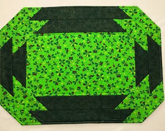 St. Patrick's Day/Lucky Clovers/Ladybugs/Shamrock Reversible Handmade cotton placemats come with coaster, Spring/Holiday. set of 2