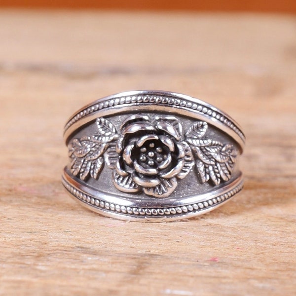 Vintage Thumb Ring Size 9.5 . Silver Flower Ring / Women's Vintage Costume Jewelry / Large Size Rings / Statement Ring / Gift For Her
