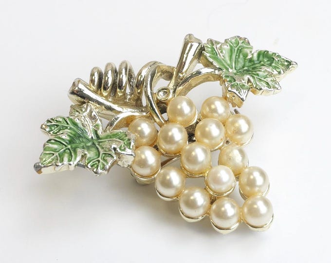 Vintage Grape Cluster Brooch From The 1960’s / Vintage Grape Jewelry / Vintage Brooch / Unique Gift For Her