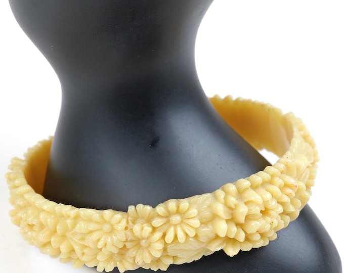 Vintage Floral Bangle Bracelet, 1940s Moulded Garden Flowers