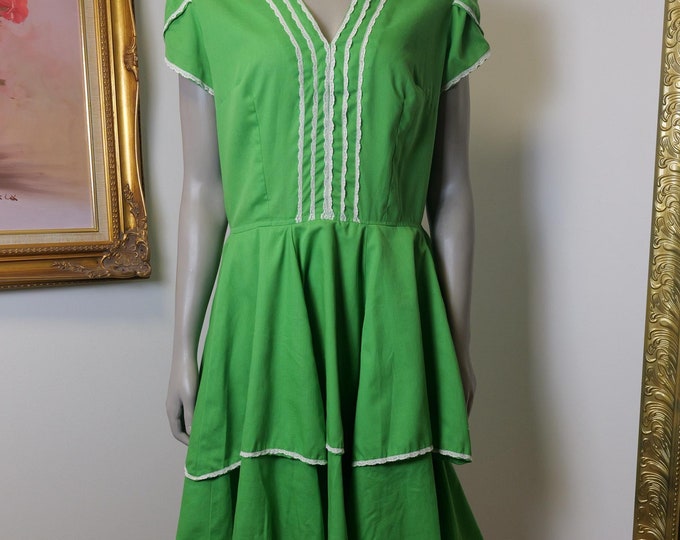 1950’s Women’s Casual Green Dress With Ruffles / Volup Vintage Dress / Plus Size Vintage 50’s Pin Up Dress Size Large