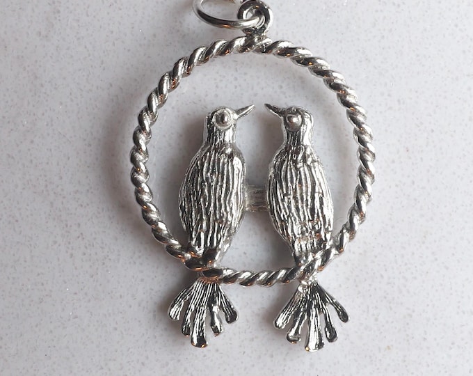 Vintage sterling silver necklace pendant with two birds / Love birds gift for her / Gift for Mom / 925 vintage estate necklace pendant /