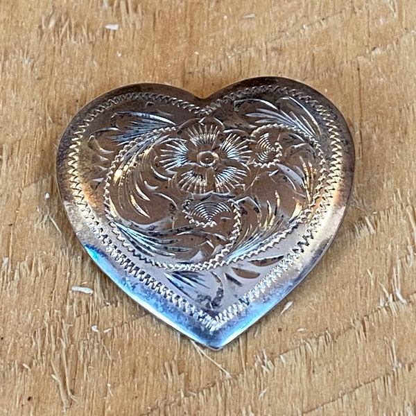 Sterling Silver Etched Heart Brooch From Mexico / Old Pawn Silver Vintage brooch / Western Jewelry / Aztec Style