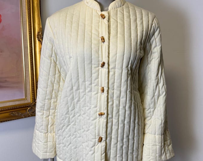 Vintager Sears Quilted Creamy White Jacket With Wooden Bamboo Buttons Size Medium