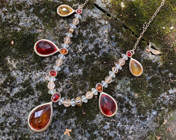 Vintage tear drop antique necklace / Women’s vintage jewelry / Orange And Yellow Choker Necklace / Beaded Necklace Gift For Her