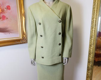Vintage women’s sage green tweed skirt suit set size Large to XL