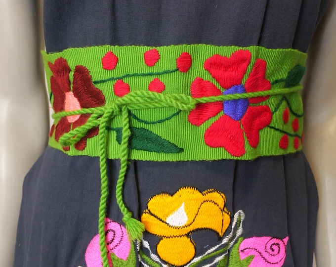 Vintage Mexico embroidered belt / Mexican Women’s embroidered belt / Wrap Belt / Obi Belt / Fabric Adjustable Dress Belt / Summer accessory