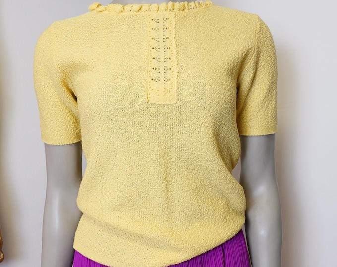 Vintage 70s Knit T-Shirt: Butter Yellow Ruffle Neckline, Medium