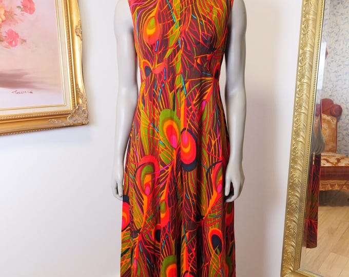 1960’s women’s vintage jumpsuit with bright peacock feather print / 60’s romper / Wild vintage sleeveless jumpsuit / Vintage clothing