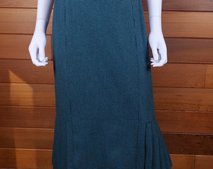 Vintage Women’s Wool Skirt / Houndstooth Green And Black 1960’s Skirt With Kick Flare Pleated Hem / Women’s Vintage Skirt