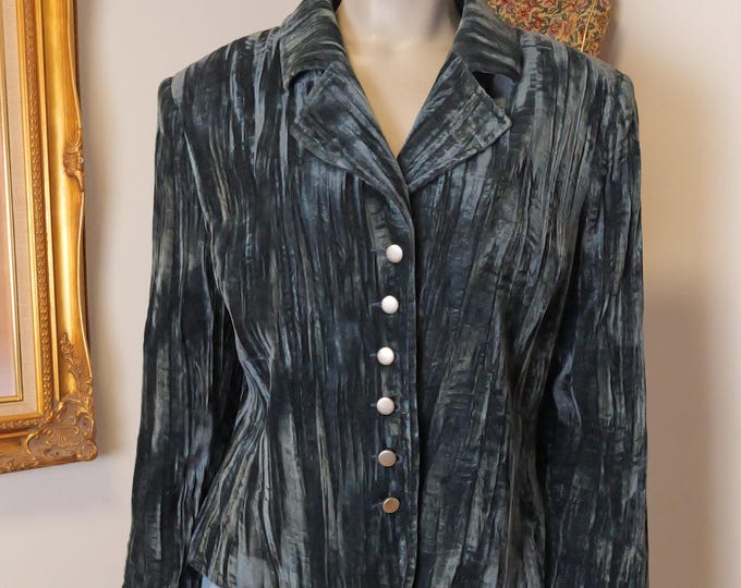 40’s look Teal Blue crushed velvet blazer jacket with silver buttons / 90’s velvet jacket size 12 /