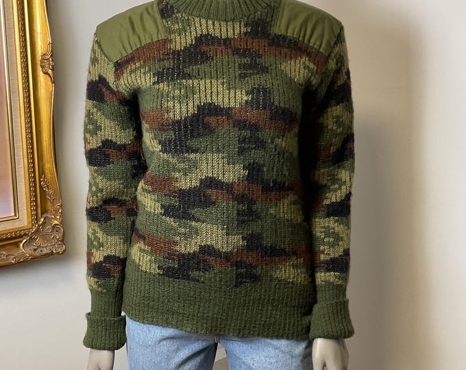 Vintage Wool Camouflage Sweater With Elbow Patches / Vintage Camo clothing