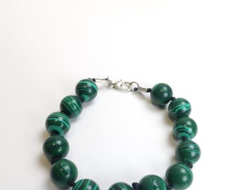 Genuine Green Malachite beaded vintage women’s bracelet / green stone bracelet / vintage jewelry gift for her / Hand knotted stones