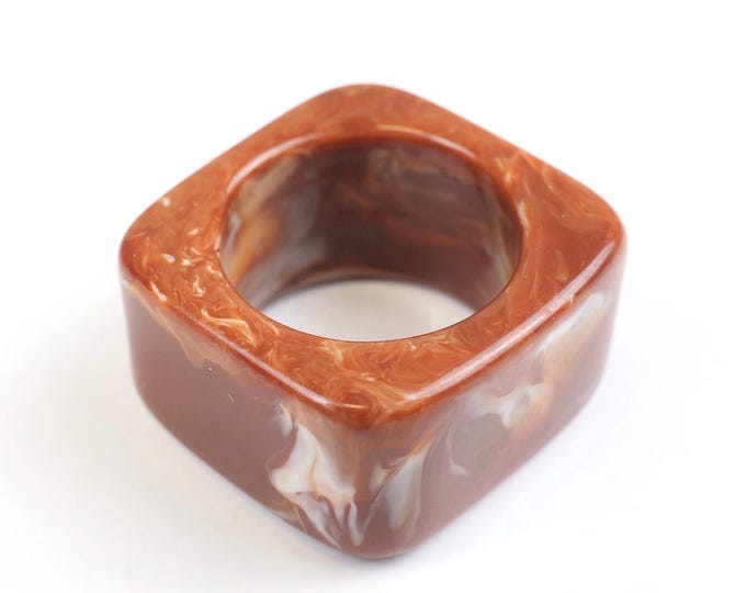 Vintage 1960’s Mod Squared Mottled Swirled Clay Brown Lucite Ring Size 7 1/2