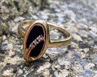 Vintage Gold Ring With Onyx Stone And Tiny Diamonds / Vintage Delicate Gold Ring / Mon of Three / Three Sisters / 14k Gold Oval Ring 1960’s