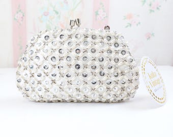 Vintage white satin evening bag with pearls and sequins beading / Small special occasion white and silver purse for bride