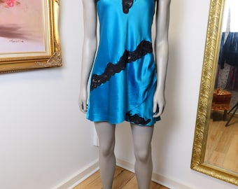 Vintage Victoria’s Secret Short Slip Dress With Lace Detail Size Large
