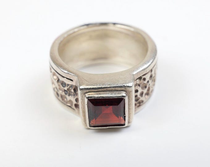 Vintage solid silver 925 sterling ring with red stone artisan made chunky silver ring / 8.5 men’s ring / 8.5 women’s ring / Vintage gift