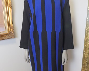 Women’s vintage couture dress / Size Large blue and black optical illusion dress / seamstress made shift with long sleeves / Winter dress XL