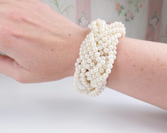 Vintage braided strands of pearls statement bracelet / White pearls stretch bracelet/ Braided cuff / Fun vintage jewelry / 80’s stretch cuff