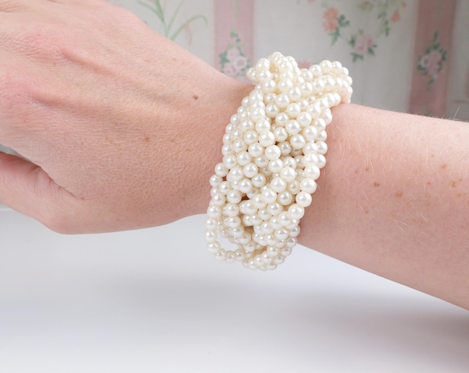 Vintage braided strands of pearls statement bracelet / White pearls stretch bracelet/ Braided cuff / Fun vintage jewelry / 80’s stretch cuff