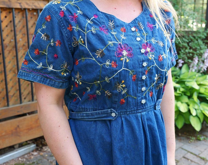 Vintage Women’s 1980’s denim Jean Dress With Embroidery / Long Modest Cottage Core Garden Girl Midi Dress / 100% cotton clothing