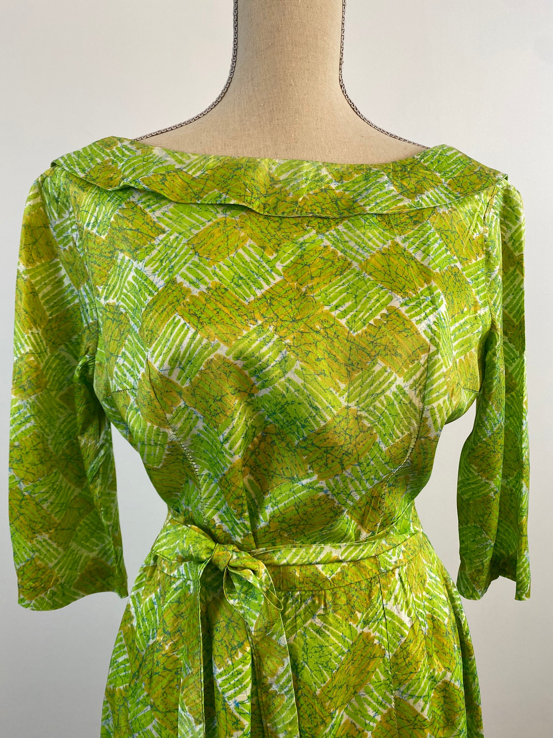 Green Vintage Dress /1960's Wiggle Dress / Low Back Dress / Womens Vintage Dress / Wedding Guest