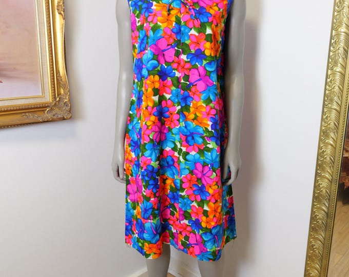 Vintage Women’s Hawaiian Dress Made In Hawaii Bright Floral Shift Size Medium