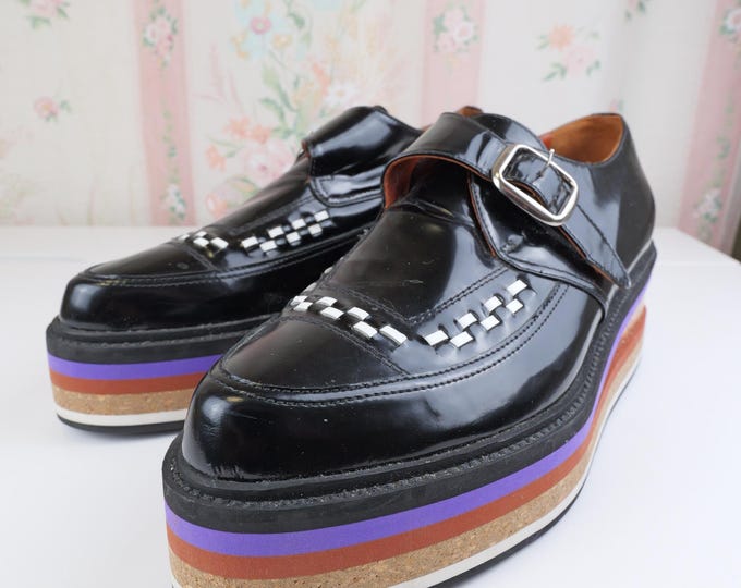 Vintage women’s patent black leather flat form platform loafers / Wood and cork platform dress shoes / 70s shoes / Amazing dress shoes