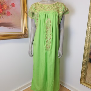 Vintage women’s embroidered Mexican dress / 1970’s vintage hand embroidered Maxi dress with crochet details / Boho 70’s festival dress
