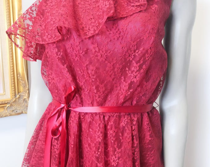 Nu Mode 1970’s burgundy lace and ruffles tiered dress / Cocktail party one shoulder dress / Wedding guest dress / Romantic Ballet Core Style