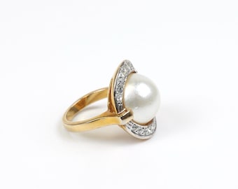 Vintage women’s gold and pearl cocktail ring size 6