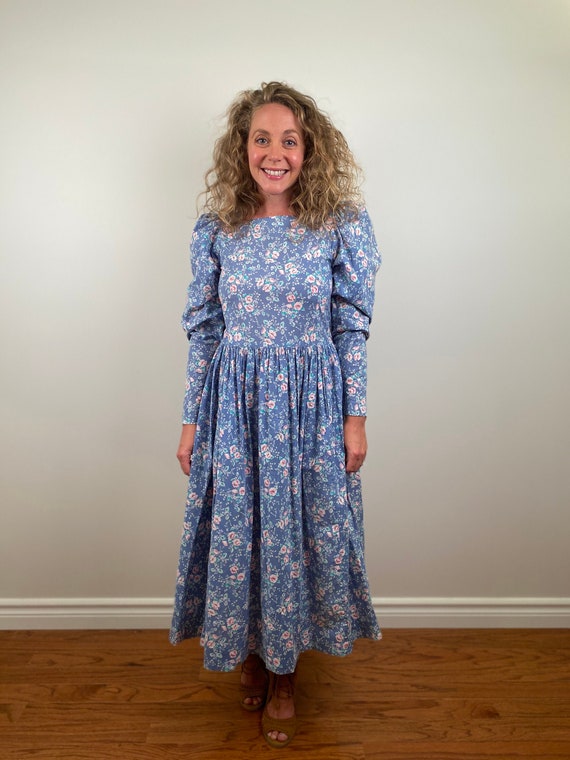 Laura Ashley Vintage Floral Dress Size 12 US, Cott