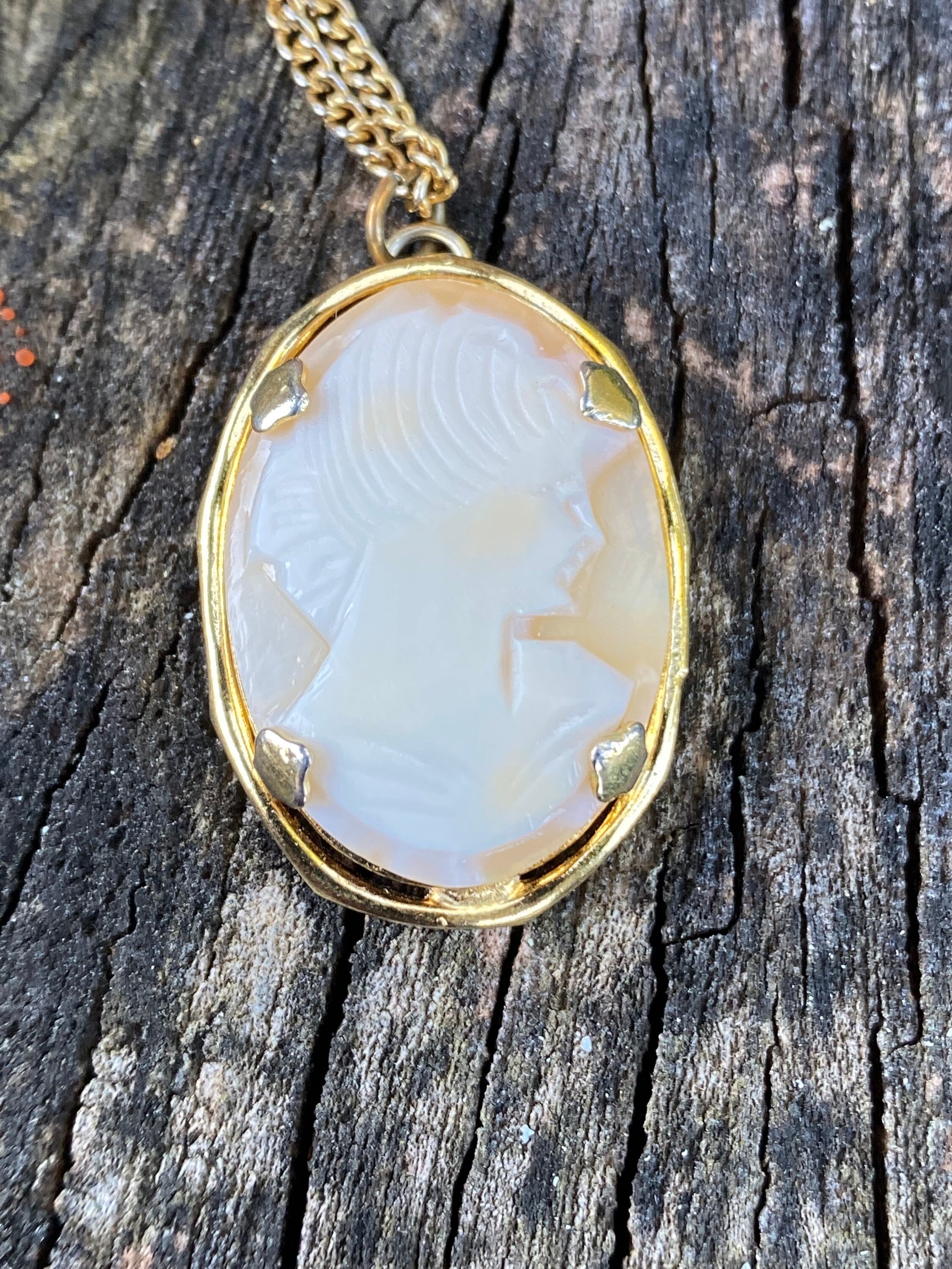 Vintage Carved Cameo Pendant Necklace / Hand Craved Antique Cameo Lady ...
