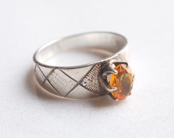 Vintage Sterling Silver Ring with Yellow Stone, Diamond Crosshatch Band, Size 6.75