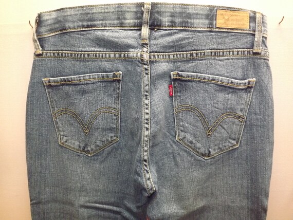 Levis 146 2025