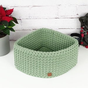 Crochet Corner Basket: Cotton Rope Triangular Storage