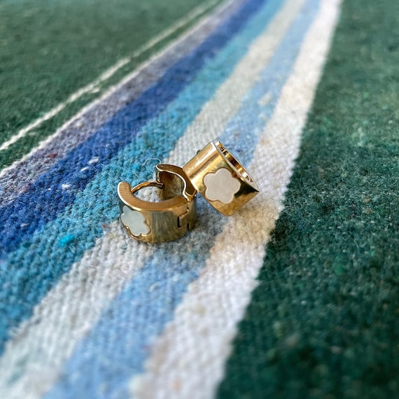 Huggie Hoop Earrings with Mother of Pearl Flowers