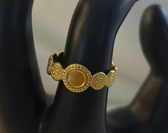 Gold Buckle Ring Size 7 – Textured Oval Setting Jewelry