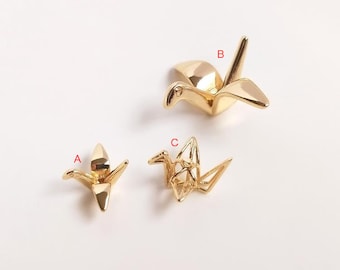 6 dijes de grúa de origami de latón chapado en oro: colgantes de pájaro