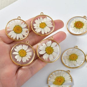 6pcs Gold Plated Round Dried Flowers Resin Charm Pendant,sunflower Charms Acetate Acrylic Daisy Flower Earring necklace Charm DIY Jewelry