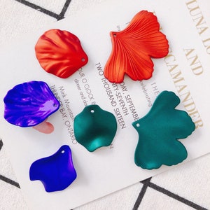 10Pcs Colorful Petal Charms, Resin Flower Petal Pendant,leaf charm,Irregular Shape Resin Earring Charms, DIY Accessories Jewelry Findings