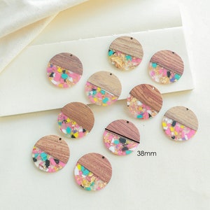 4pcs Epoxy Resin Pendants, Round Translucent White Resin Findings, Wood and Resin Pendant, Color Blocked,38mm Large Round Charm
