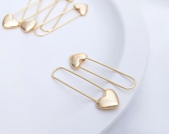 4 pendientes con imperdible, aros con candado, pendientes con candado, aros en forma de U, chapados en oro sobre latón.