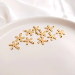 20pcs Gold plated Brass flower Charms Pendant, jewelry Charms pendant, Necklace Charms, DIY Necklace Attachment