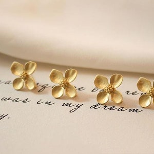 10pcs Matt Gold Plated Flower Earring Flower Stud Statement Metal Earrings Accessories Designer Jewelry Making Supplies