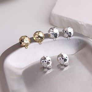 6 piezas de postes redondos chapados en oro con forma de concha de tortuga, pendientes de bola, hipoalergénicos, accesorio para pendientes DIY