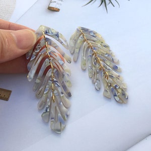 4pcs Leaf Charms Tortoise Leaf shape Cellulose Acetate Colorful Charm Plastic Pendant Resin Acrylic Pendant Diy Jewelry Accessories