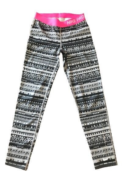 nike black and white patterned leggings