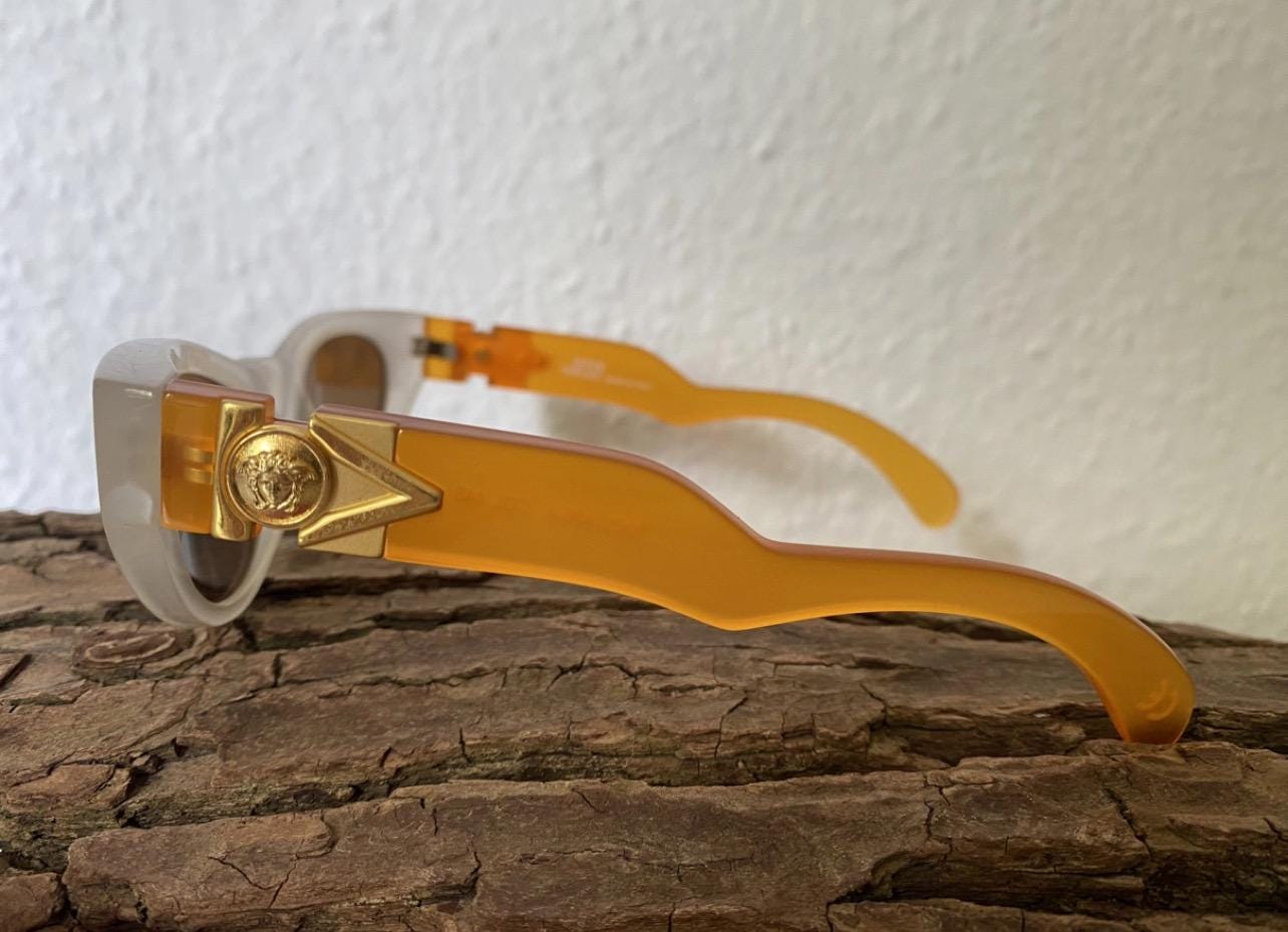 Vintage Versace Cat Eye sunglasses ? Versace 1990s Vintage Cat Eye Sunglasses Women V39 - Etsy main image 3